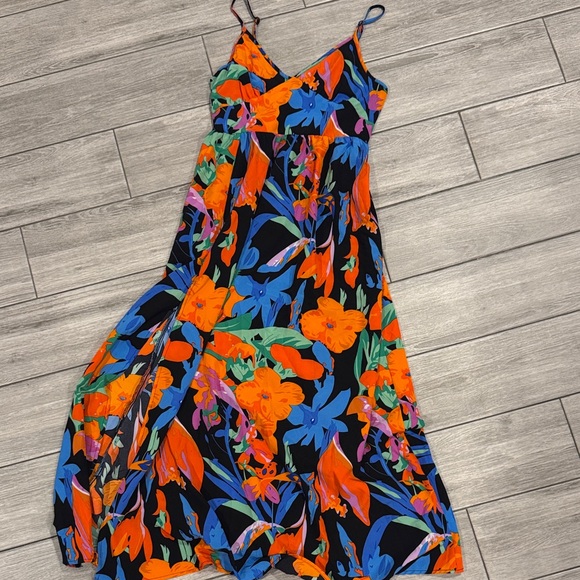 Dresses & Skirts - Colorful Floral Maxi Dress